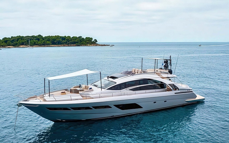 Pershing 8X
